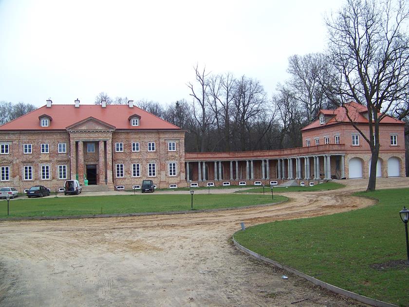 Studzieniec klasycystyczny pałac rodziny Skarżyńskich « Zamki Rotmanka
