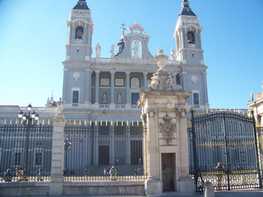 Hiszpania – Madryt – Katedra Almudena « Zamki Rotmanka