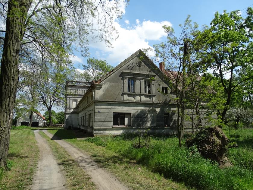 Stara Dąbrowa eklektyczny dwór rodziny Mielżyńskich « Zamki Rotmanka