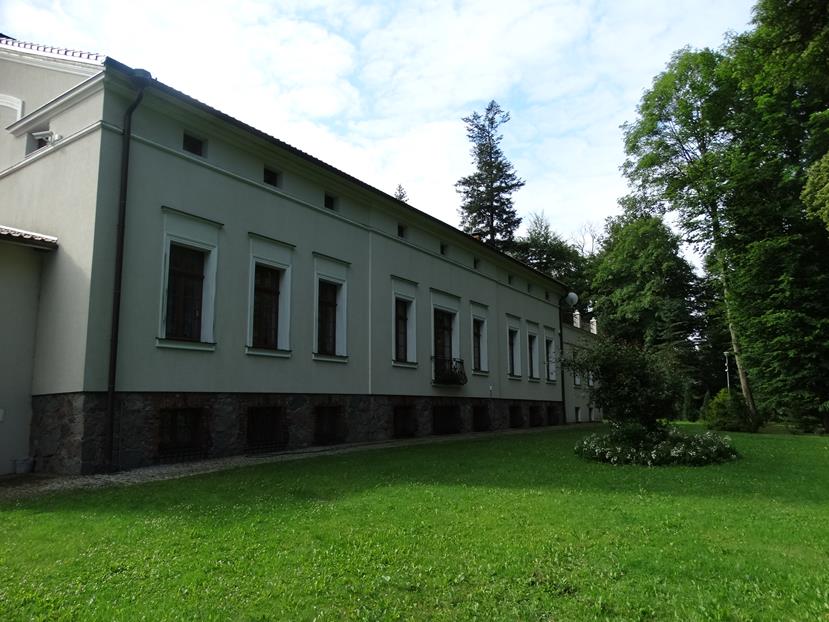 Barnowiec klasycystyczny pałac Puttkamerów « Zamki Rotmanka